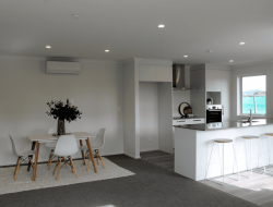 karaka-pines-papamoa-two-bedroom-villa-berkely-kitchen